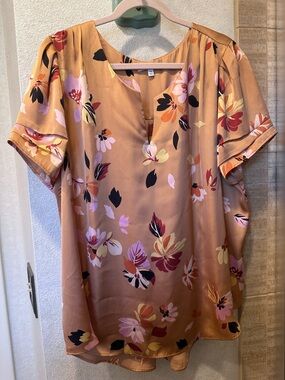Tan Floral V-Neck Short Sleeve Blouse